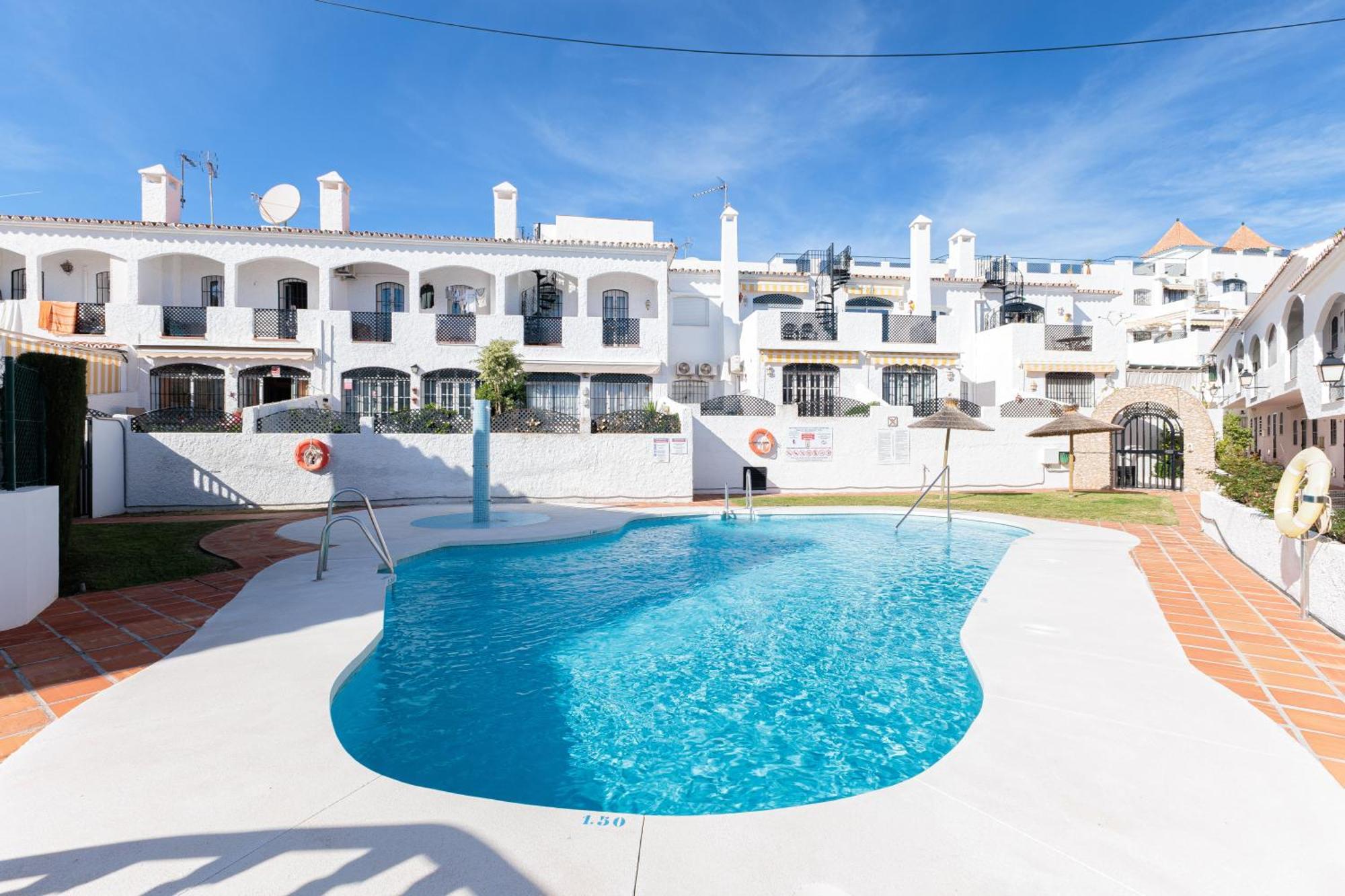Cosy apartment in Verano Azul Nerja Buitenkant foto